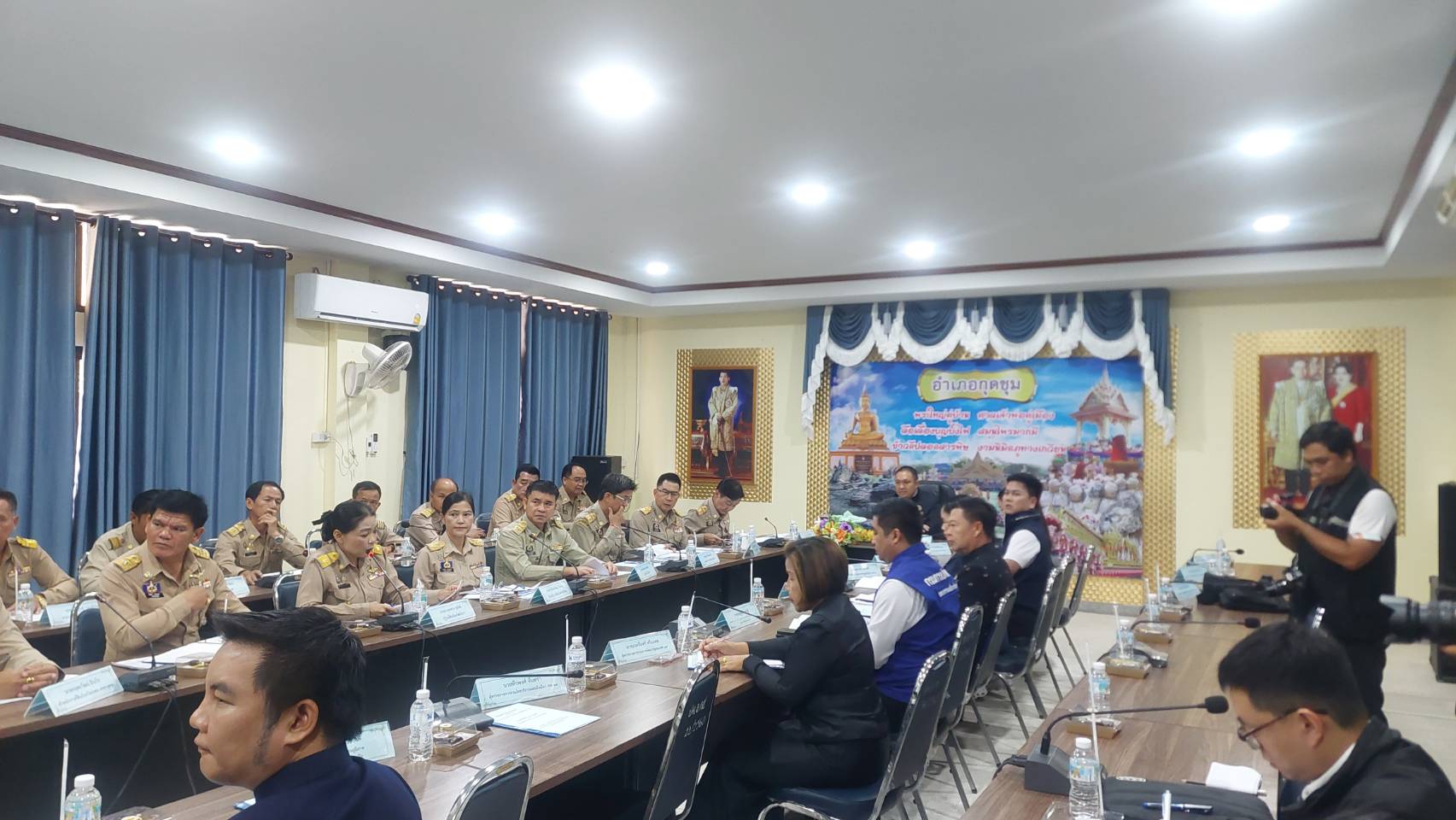 title - ส.ป.ก.ยโสธร ร่วมต้อนรับและรับมอบนโยบายและแนวทางการพัฒนาพื้นที่ตามนโยบายรัฐบาลและกระทรวงมหาดไทย จากรัฐมนตรีช่วยว่าการกระทรวงมหาดไทย (นายพลพีร์ สุวรรณฉวี)